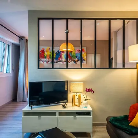 Le Chatelet- Parking Gratuit - Cosy Et Design - A 10 Mn De Geneve Annemasse