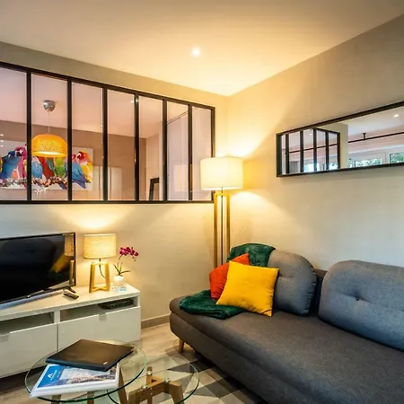 Le Chatelet- Parking Gratuit - Cosy Et Design - A 10 Mn De Geneve Lägenhet
