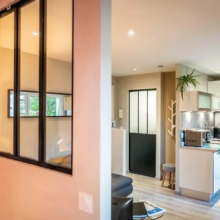 Le Chatelet- Parking Gratuit - Cosy Et Design - A 10 Mn De Geneve Lägenhet *