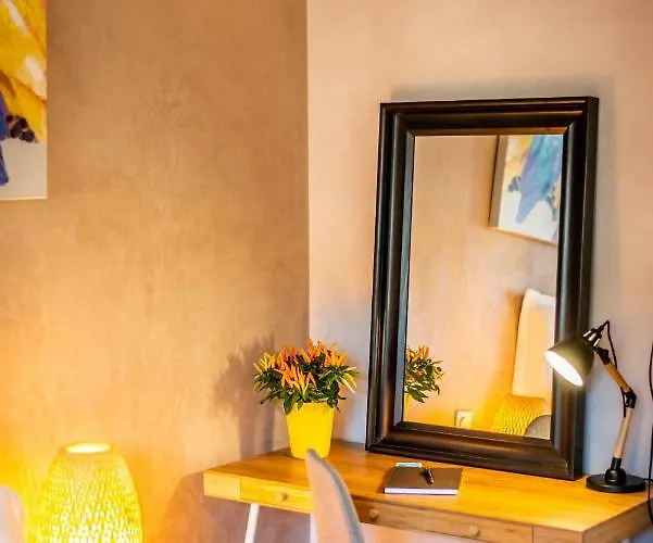 Le Chatelet- Parking Gratuit - Cosy Et Design - A 10 Mn De Geneve Annemasse