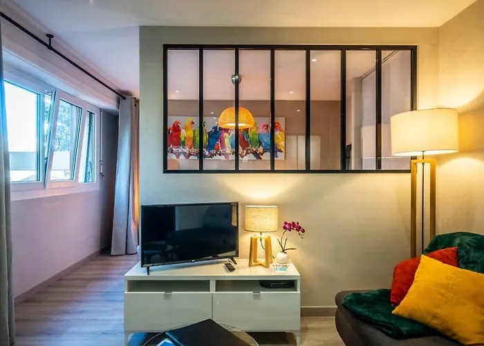 Le Chatelet- Parking Gratuit - Cosy Et Design - A 10 Mn De Geneve Annemasse