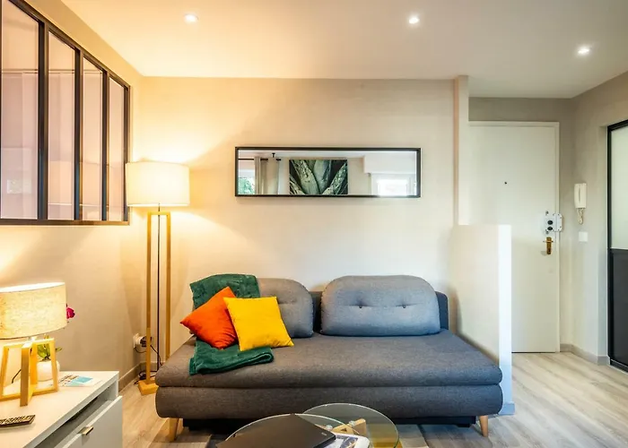 Le Chatelet- Parking Gratuit - Cosy Et Design - A 10 Mn De Geneve Annemasse