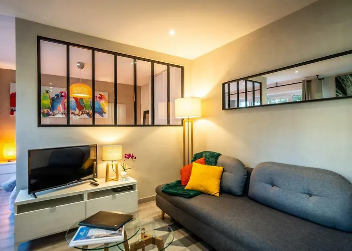 Le Chatelet- Parking Gratuit - Cosy Et Design - A 10 Mn De Geneve Lägenhet