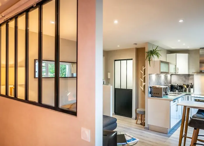 Le Chatelet- Parking Gratuit - Cosy Et Design - A 10 Mn De Geneve Lägenhet *